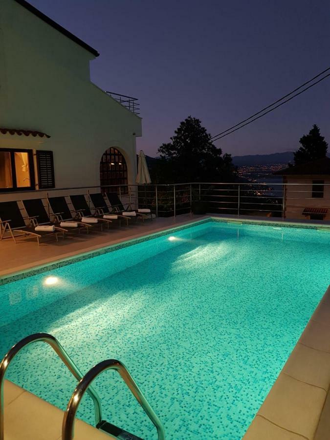 Villa Nino Lovran Bagian luar foto